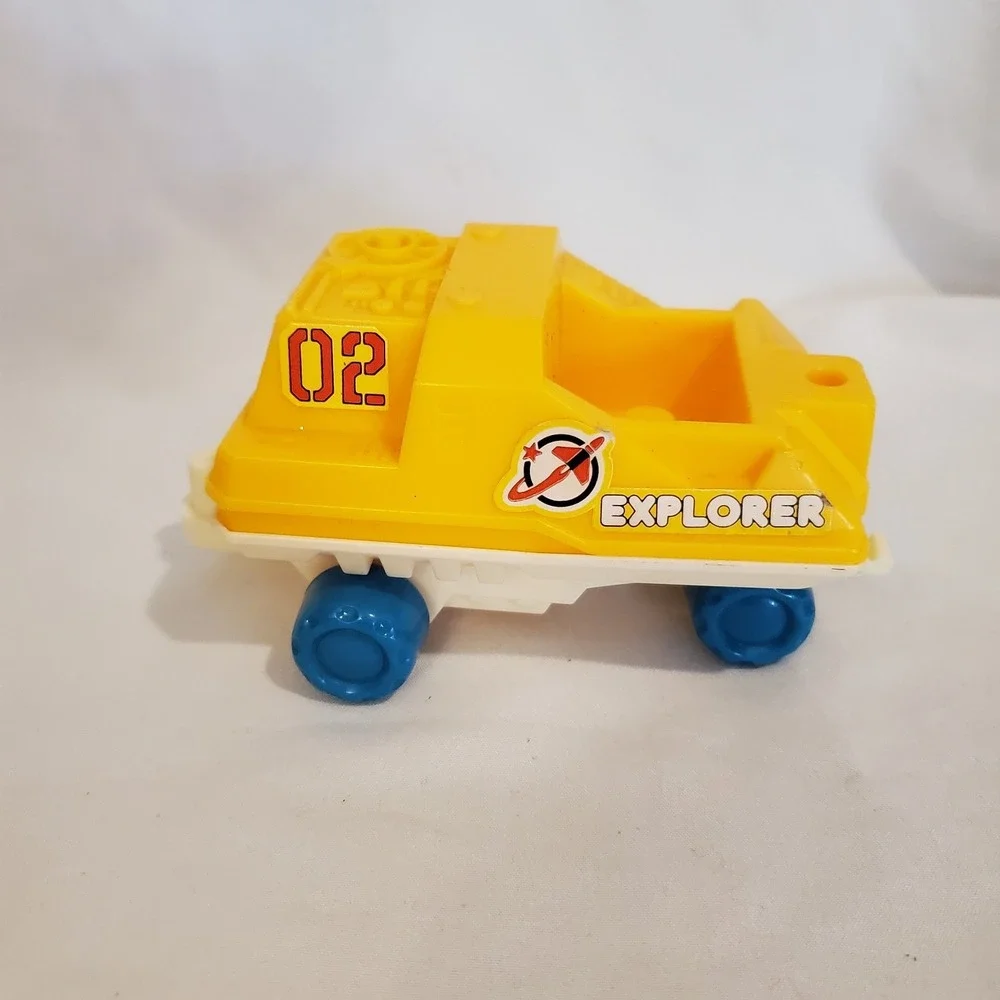 1984 Playworld Toys Yellow Explorer Rover Car Playmates Space Station Vintage 02